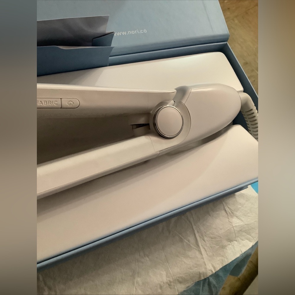 NORI Press Handheld Steam Iron White N2-1WH 24-0719 NEW OPEN BOX - Picture 2 of 15